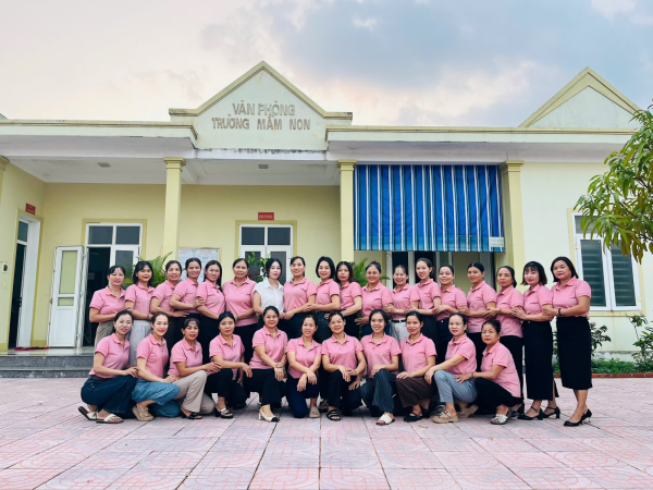 HOẠT ĐỘNG CHÀO MỪNG NGÀY PHỤ NỮ VIỆT NAM 20/10                                                      Trường Mầm non Xuân Thành – Xã Quan Thành